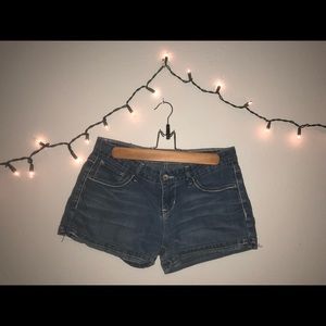 Levi’s shorty shorts